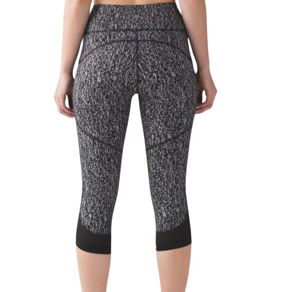 Lululemon Athletica Fit Physique Crop Leggings Jacquard approx 12 Black White - Picture 3 of 14